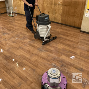 飲食店の床清掃２