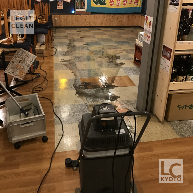 京都市上京区の飲食店さま床洗浄作業