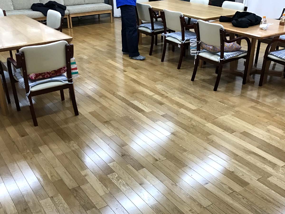 滋賀県大津市の介護施設さま：床ワックス清掃後